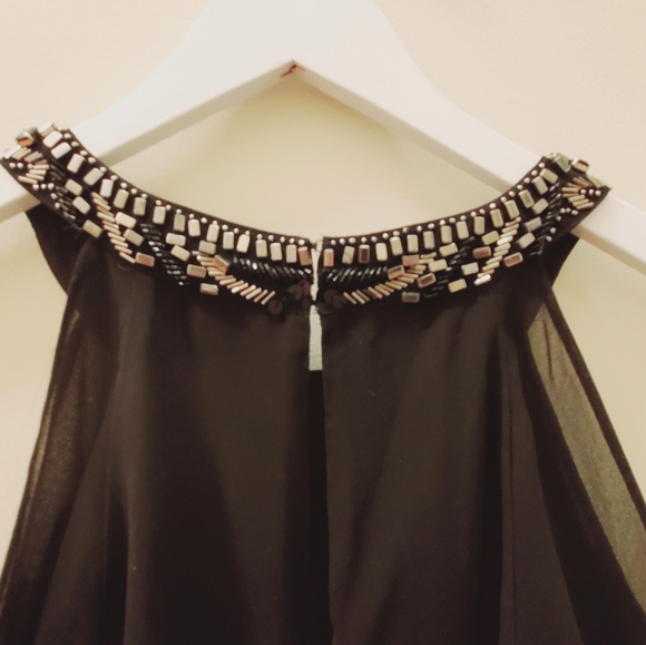 bebe very short dress with open shoulder sleeves XS with jewels and beads detail - Picture 5 of 6